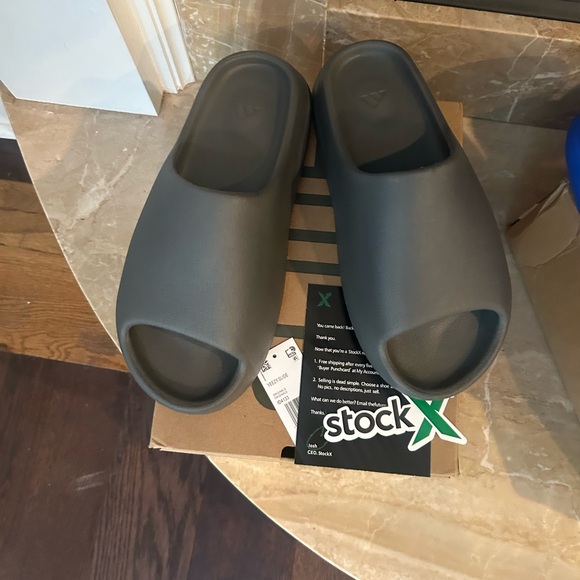 Yezzy slides brand new and north face puffer main image 5